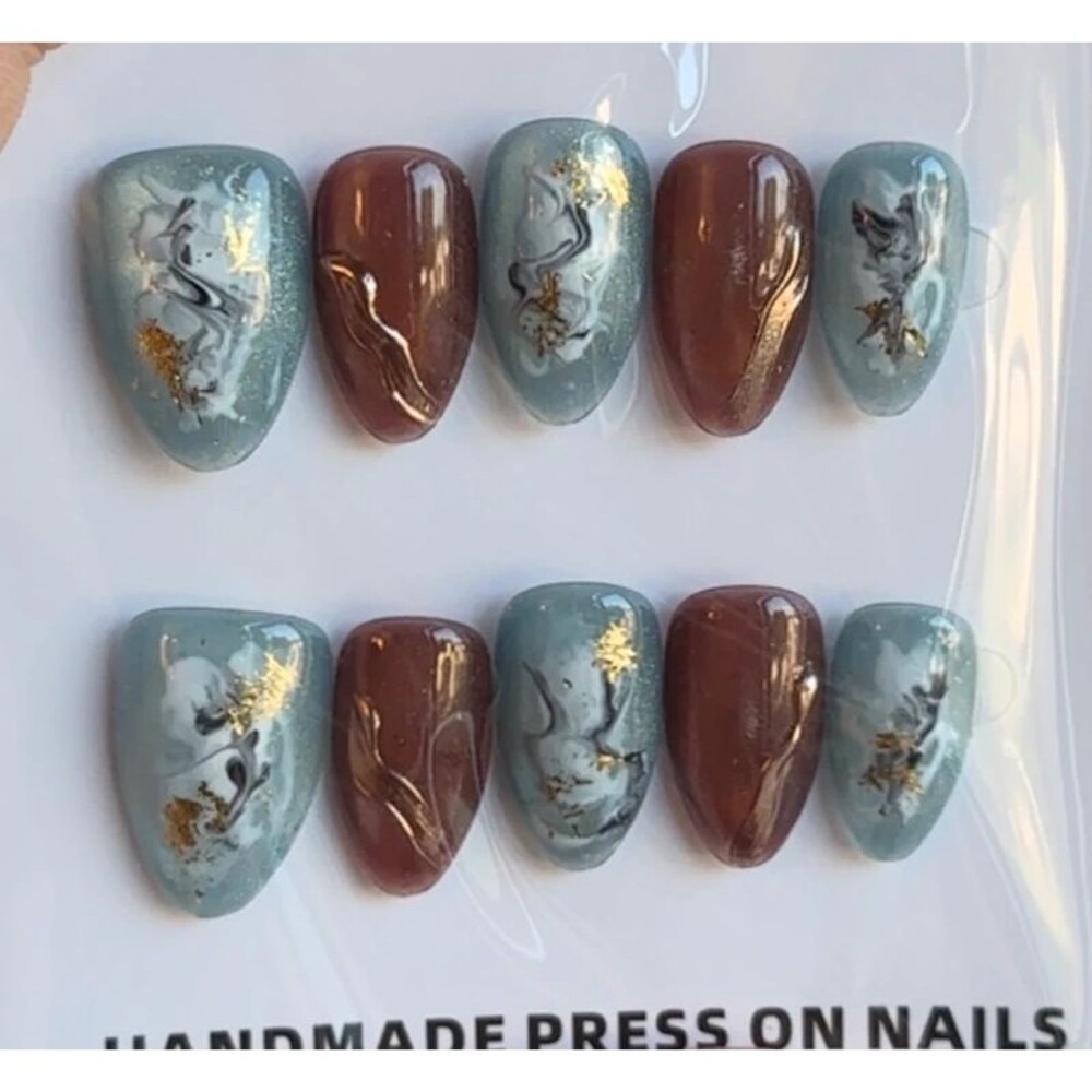 Blue/Purple Cat Eye Short Almond Press On Nails Size Large